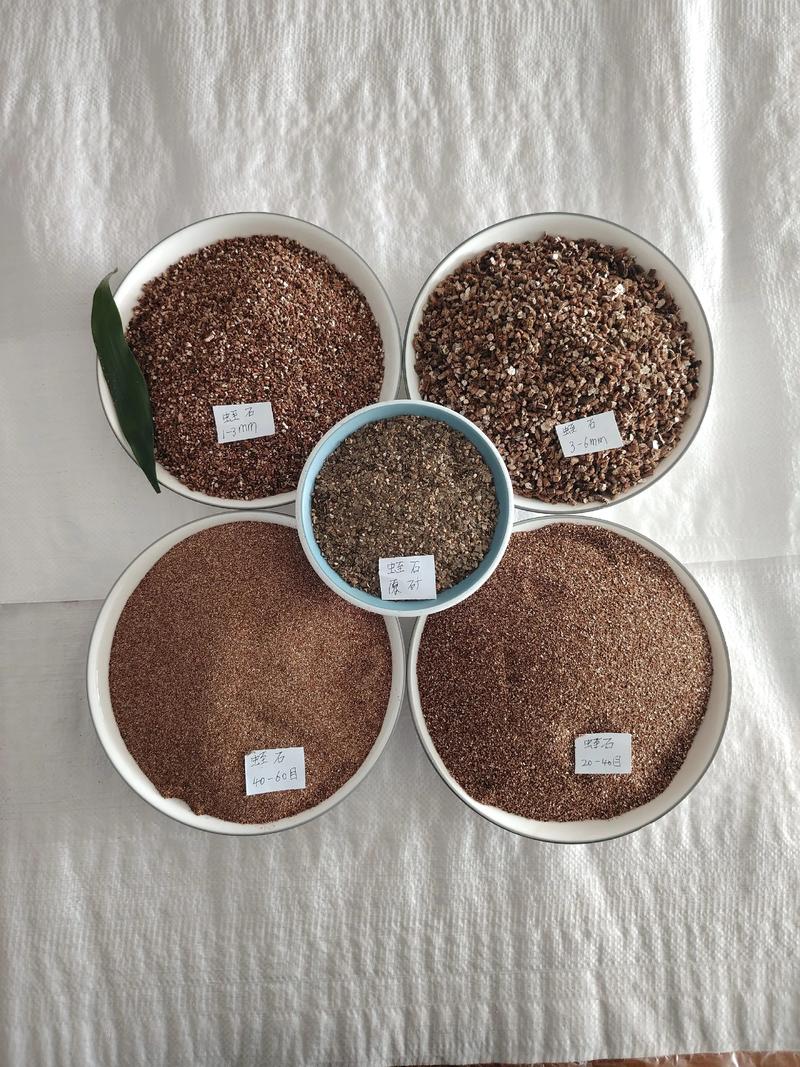 小苗多肉蛭土怎么配？-第2张图片-吾爱花网